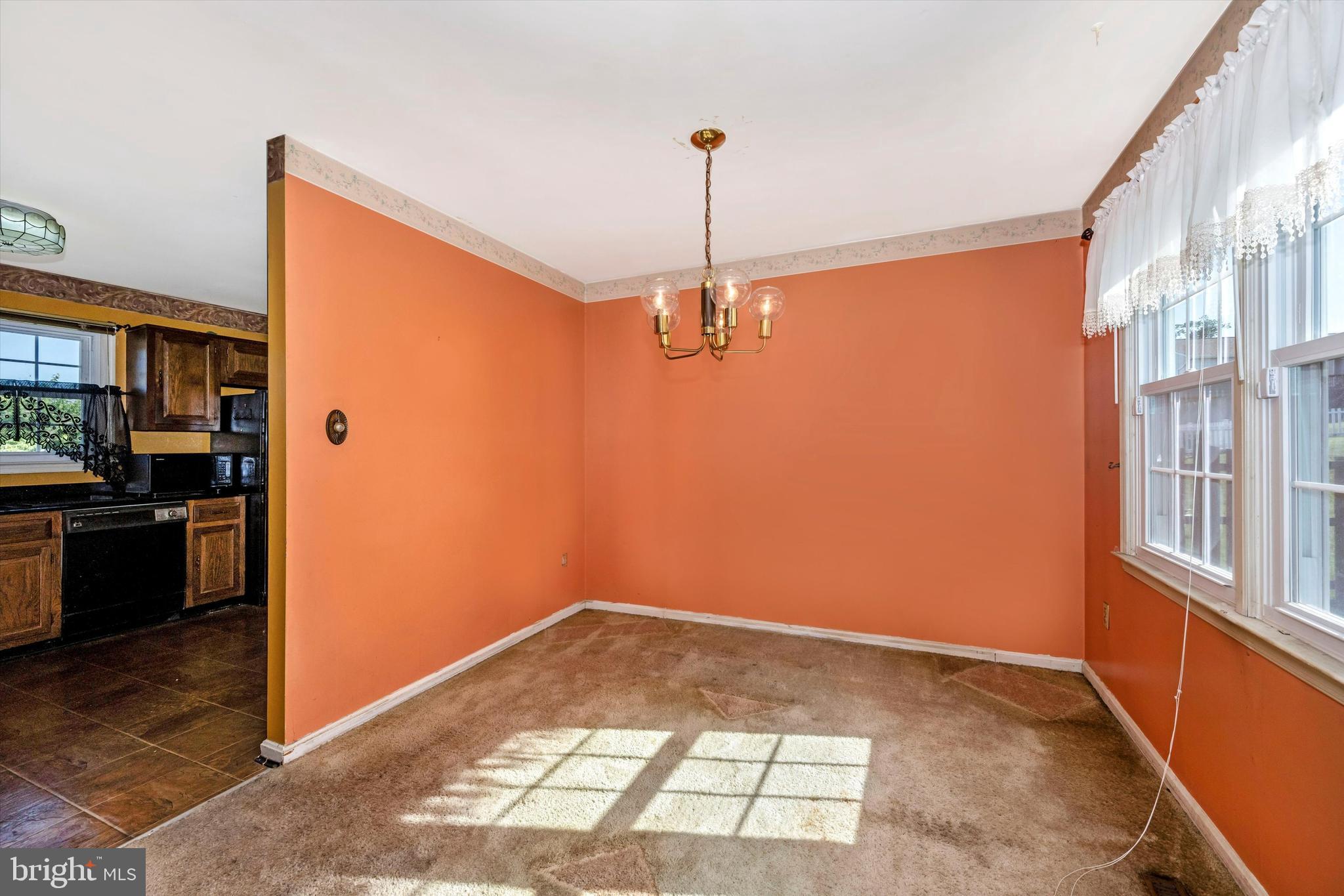 6402 Craigmont Road Baltimore, MD 21207 - Photo 7 of 36