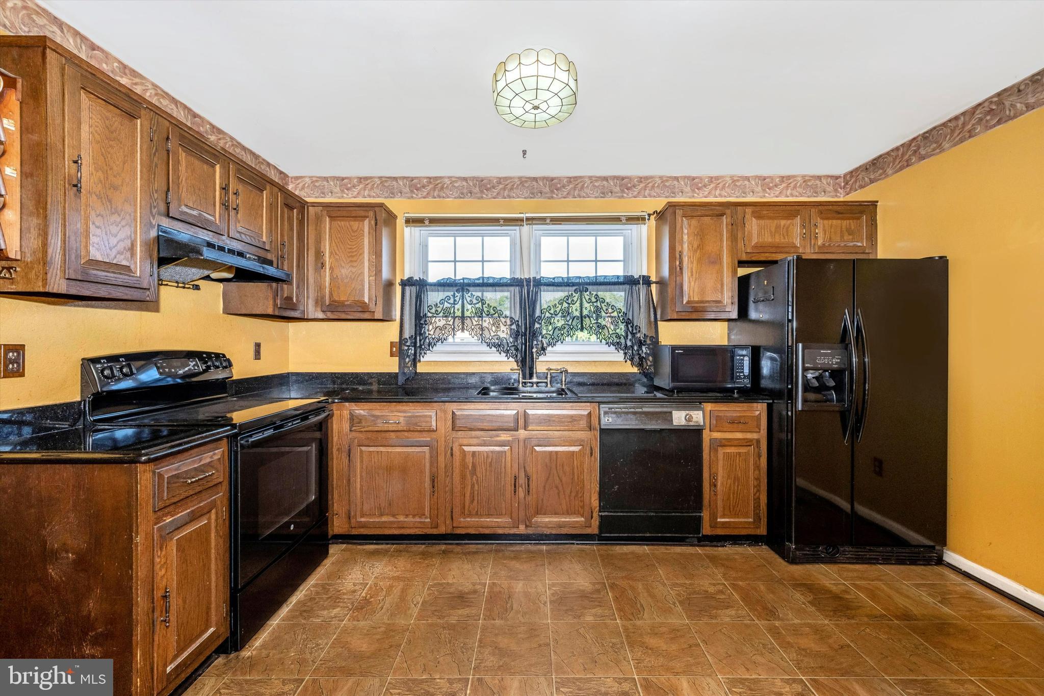 6402 Craigmont Road Baltimore, MD 21207 - Photo 8 of 36