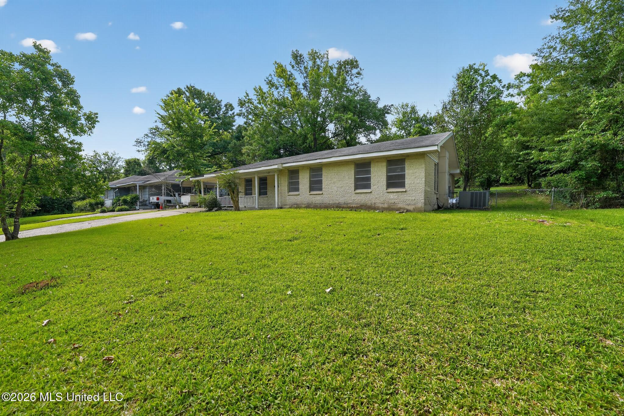 1523 Winchester Street Jackson, MS 39211 - Photo 3 of 34 03_1523_Winchester_St-Exterior-6798