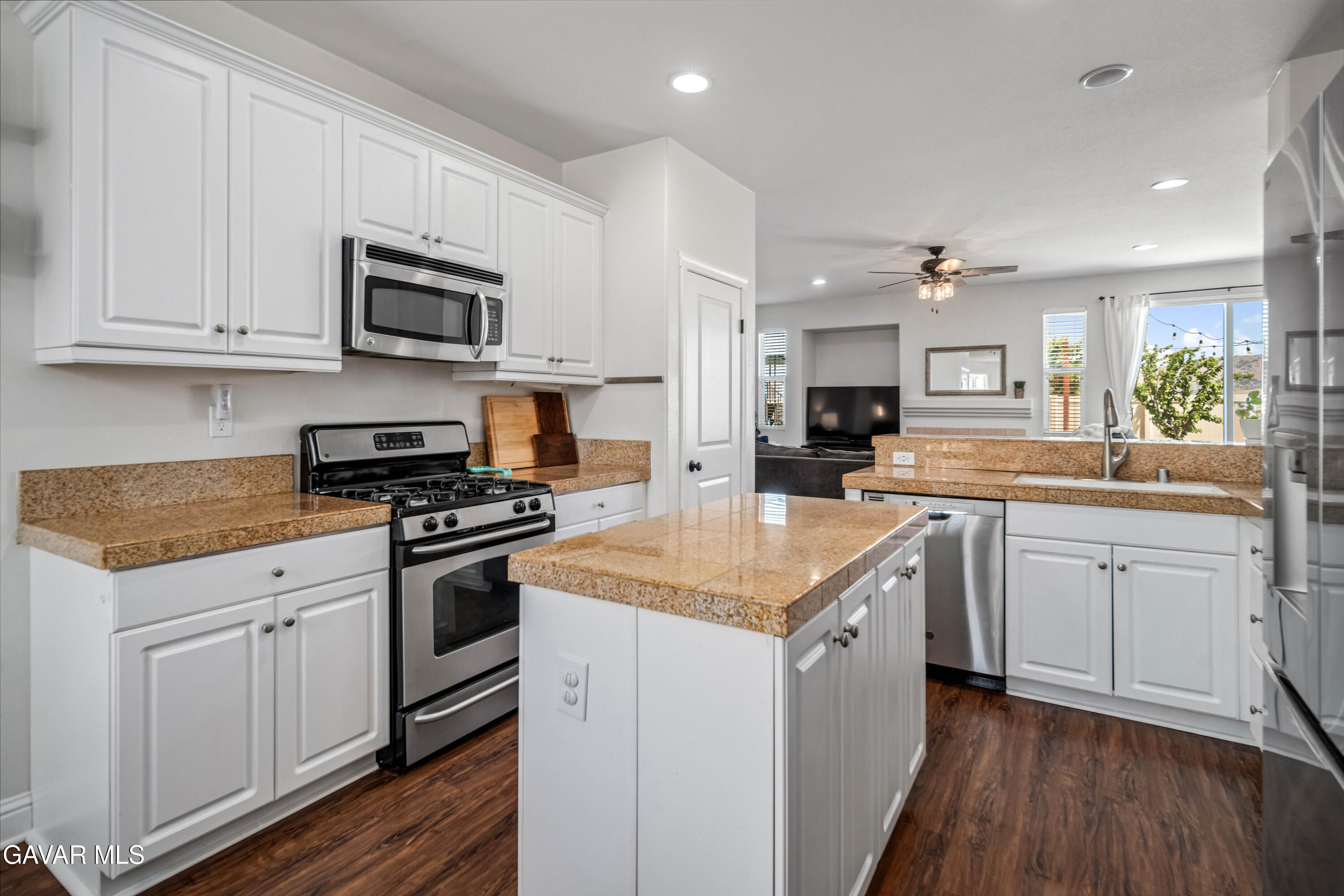 605 Orchard Parkway Tehachapi, CA 93561 - Photo 15 of 45 Orchard-16