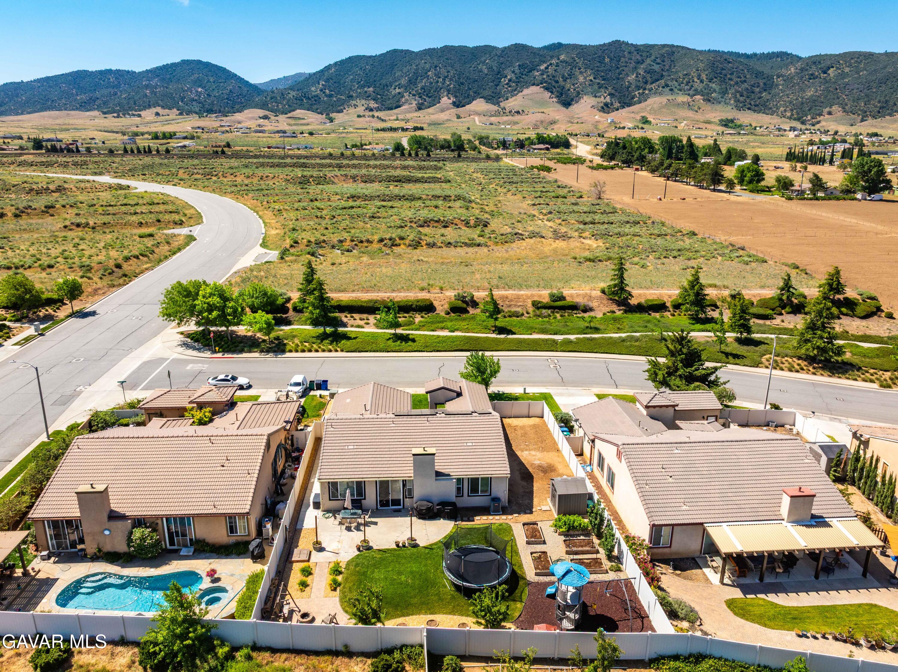 605 Orchard Parkway Tehachapi, CA 93561 - Photo 40 of 45 Orchard-41