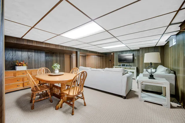 $289,000 | 842 North Jay Avenue, Griffith, IN 46319