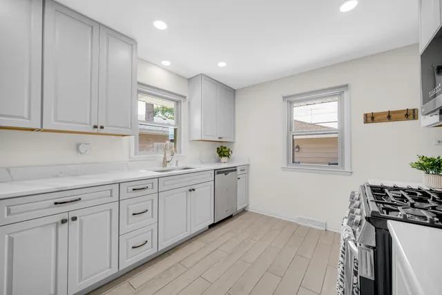 $289,000 | 842 North Jay Avenue, Griffith, IN 46319