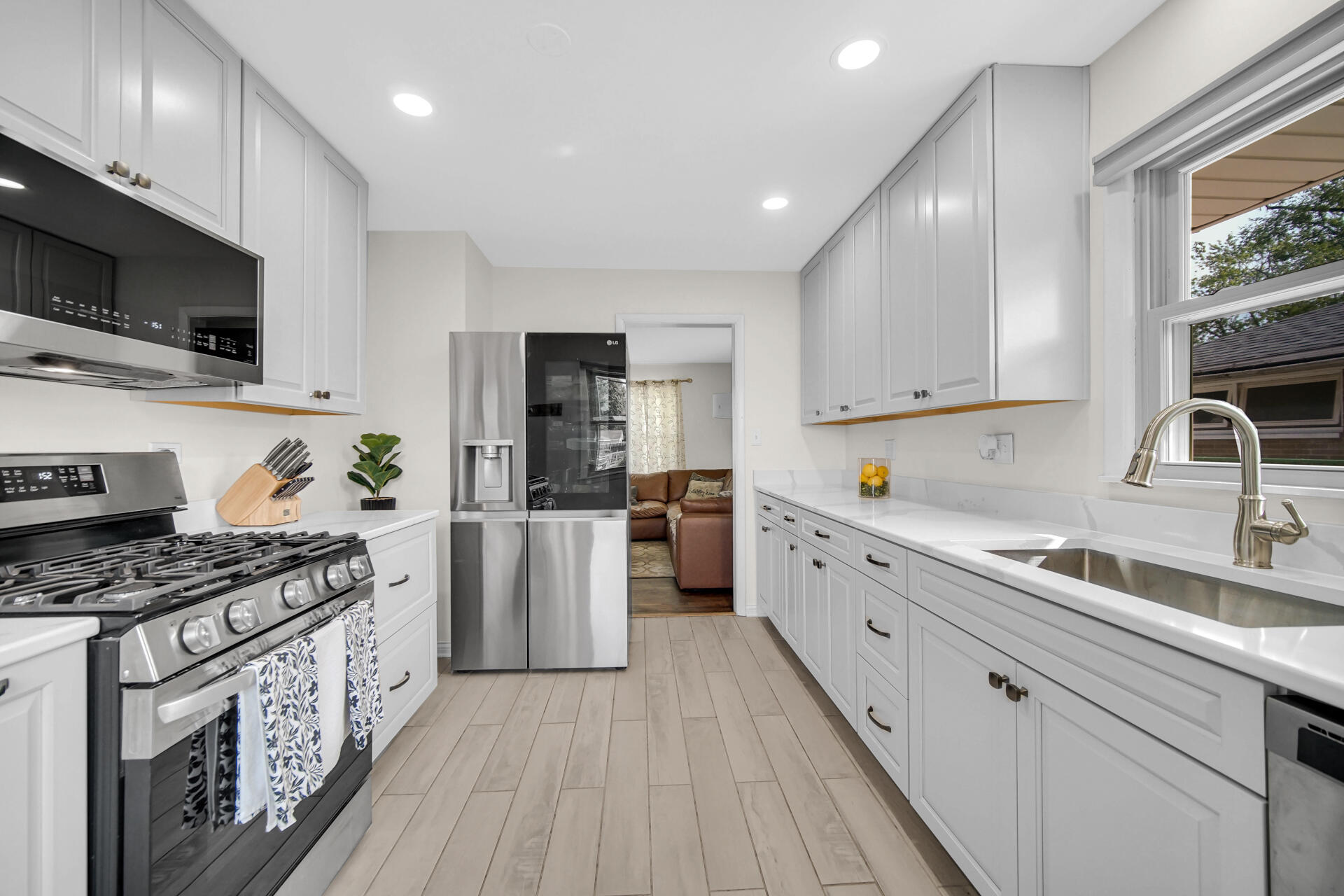 842 North Jay Avenue Griffith, IN 46319 - Photo 4 of 23 1920x1280