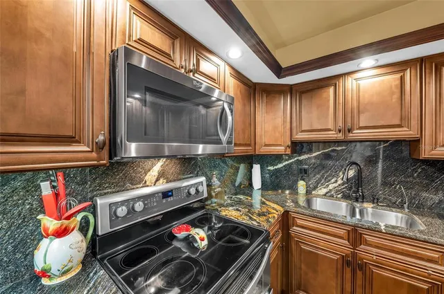 $695,000 | 5855 Midnight Pass Road, Unit 416, Sarasota, FL 34242