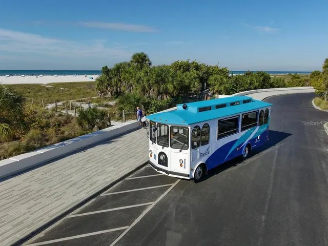 $695,000 | 5855 Midnight Pass Road, Unit 416, Sarasota, FL 34242