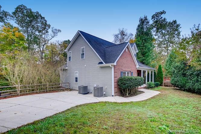 1938 Old Farm Road Southeast Concord, NC 28025 - Photo 2 of 44 Gallery Image 2