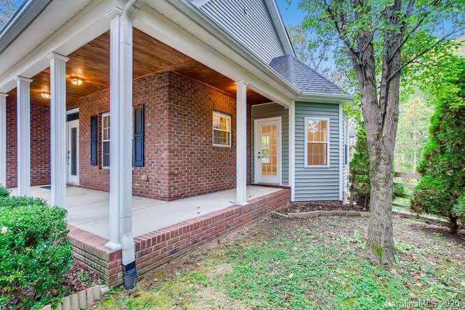 1938 Old Farm Road Southeast Concord, NC 28025 - Photo 4 of 44 Gallery Image 4