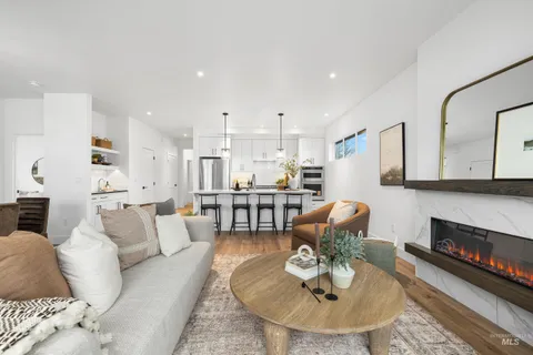 $565,000 | 3057 North Lapis Avenue, Meridian, ID 83646