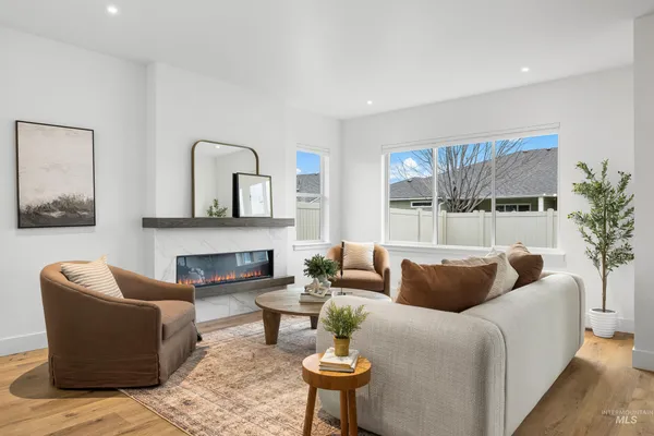 $565,000 | 3057 North Lapis Avenue, Meridian, ID 83646