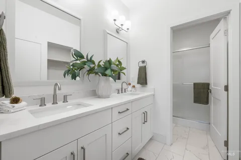 $565,000 | 3057 North Lapis Avenue, Meridian, ID 83646