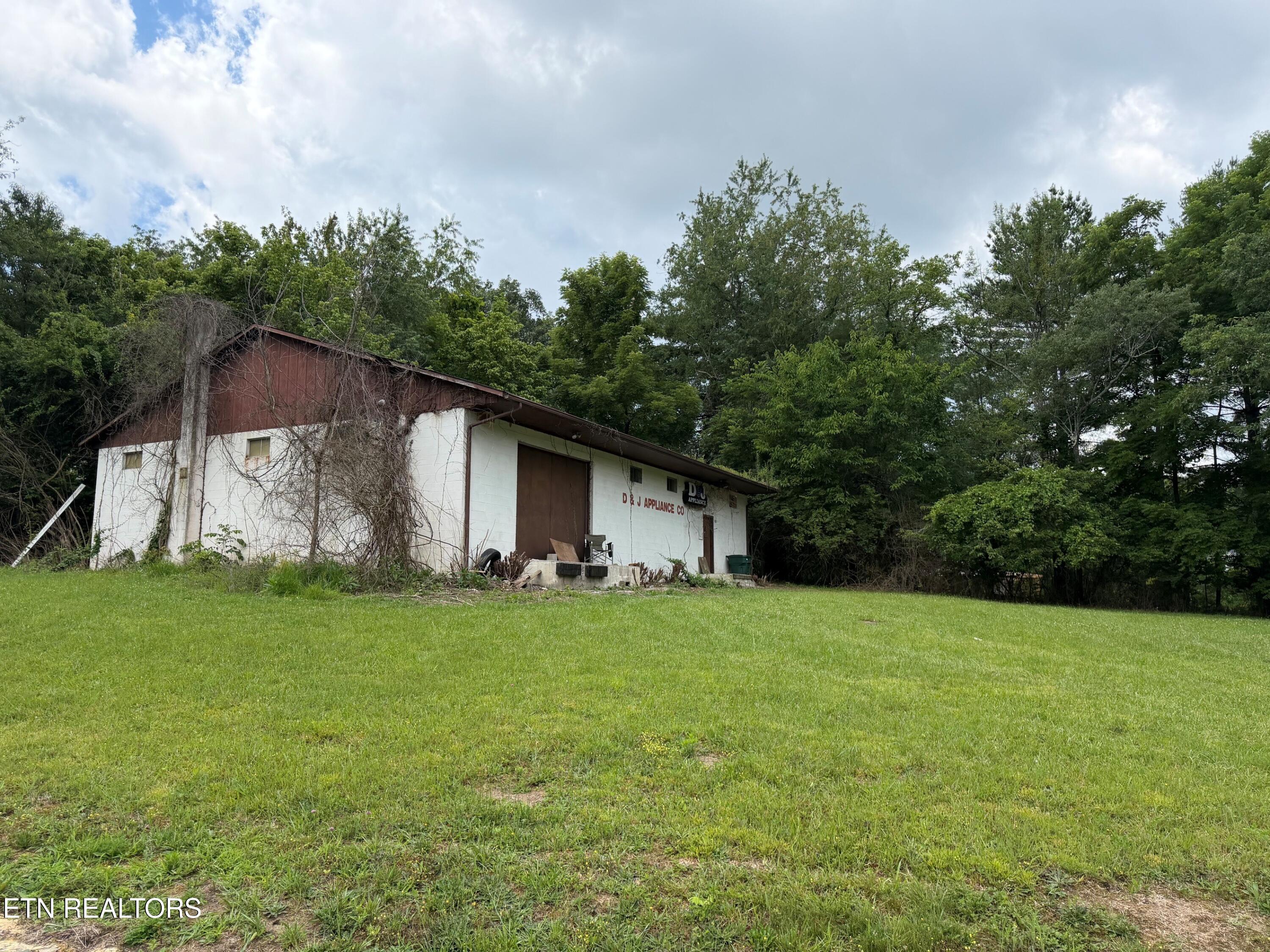 424 Cook Road Crossville, TN 38555 - Photo 4 of 7 424 Cook Road ext side
