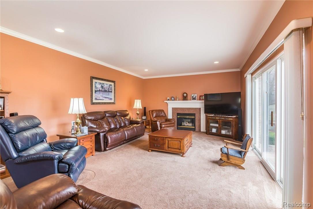 2516 Florence Drive Rochester, MI 48309 - Photo 19 of 46 019-3867408-medium.jpg