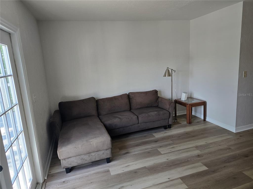 1224 Southwest 16th Avenue, Unit F Gainesville, FL 32601 - Photo 3 of 13