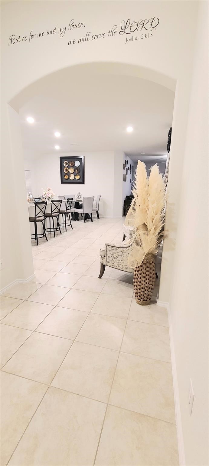 2710 Little Caney Way Conroe, TX 77301 - Photo 7 of 25 a large room with furniture