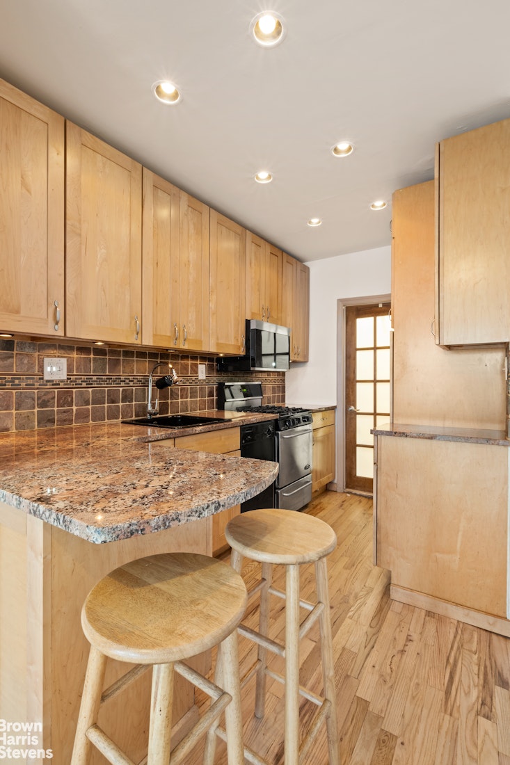 186 East 2nd Street, Unit 5 Manhattan, NY 10009 - Photo 4 of 7