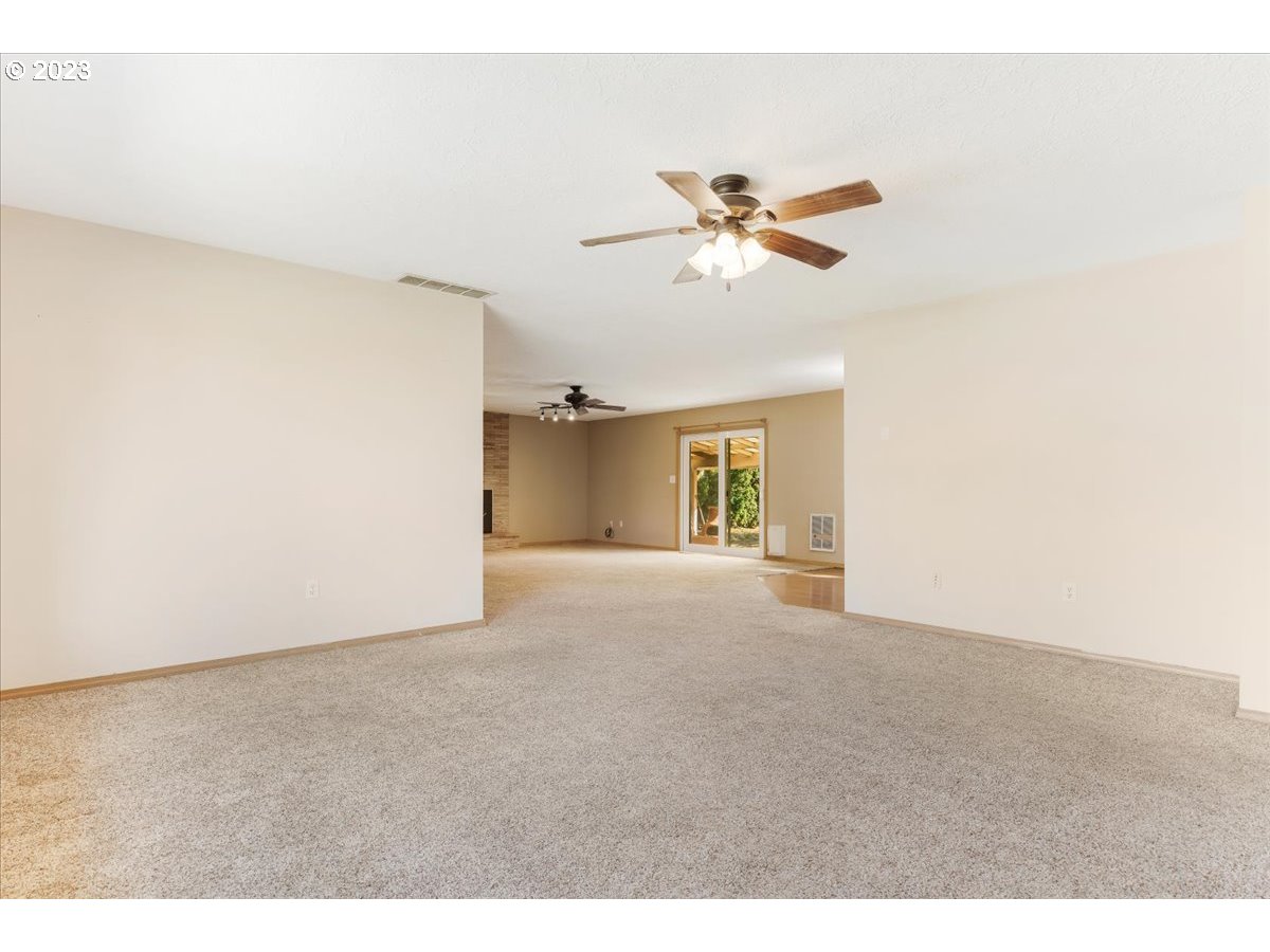 364 Insel Road Woodland, WA 98674 - Photo 6 of 29 Family Room