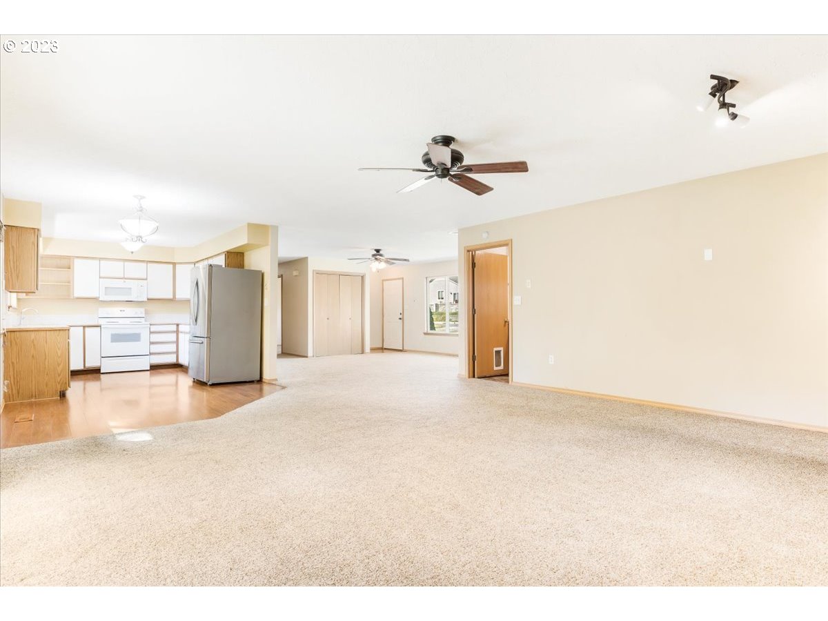 364 Insel Road Woodland, WA 98674 - Photo 10 of 29 Living Room