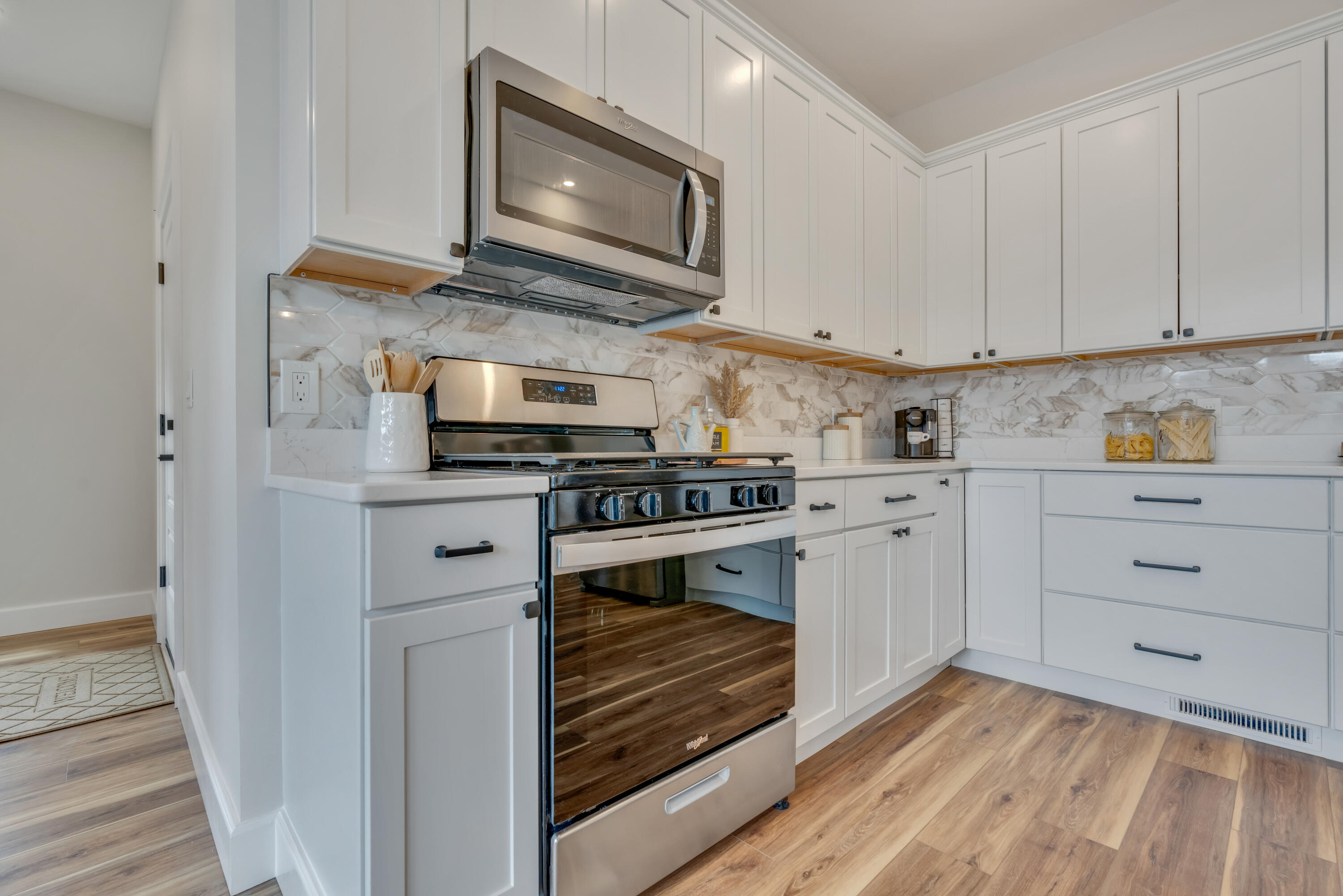 43 Middle Road Falmouth, ME 04105 - Photo 10 of 48 43 Middle Rd