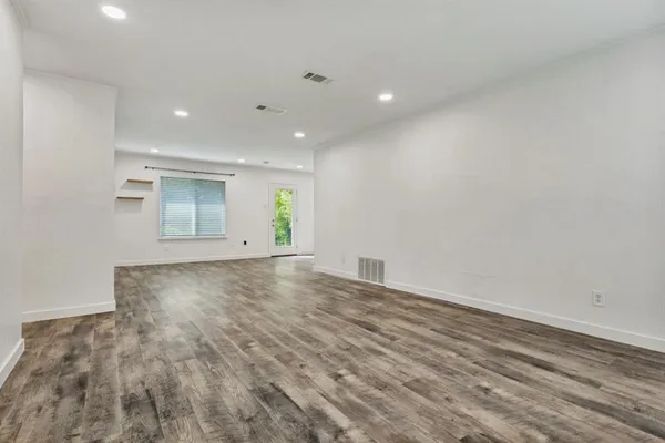 $2,100 | 1505 Timberline Drive, Plano, TX 75074