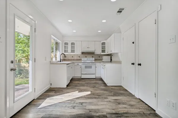 $2,100 | 1505 Timberline Drive, Plano, TX 75074