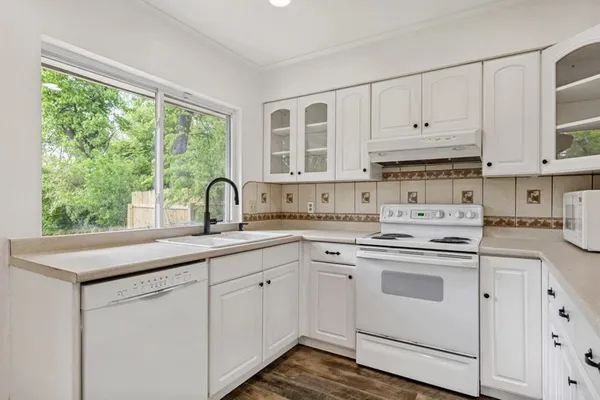 $2,100 | 1505 Timberline Drive, Plano, TX 75074