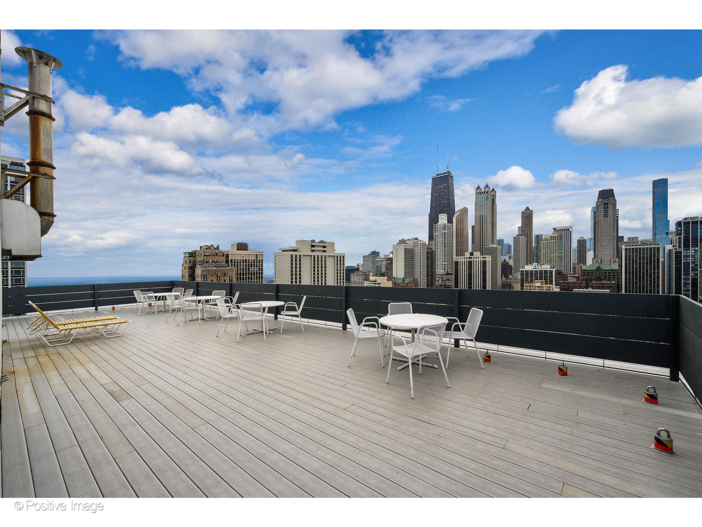1300 North Astor Street, Unit 10D Chicago, IL 60610 - Photo 20 of 25 a view of a terrace with sitting area