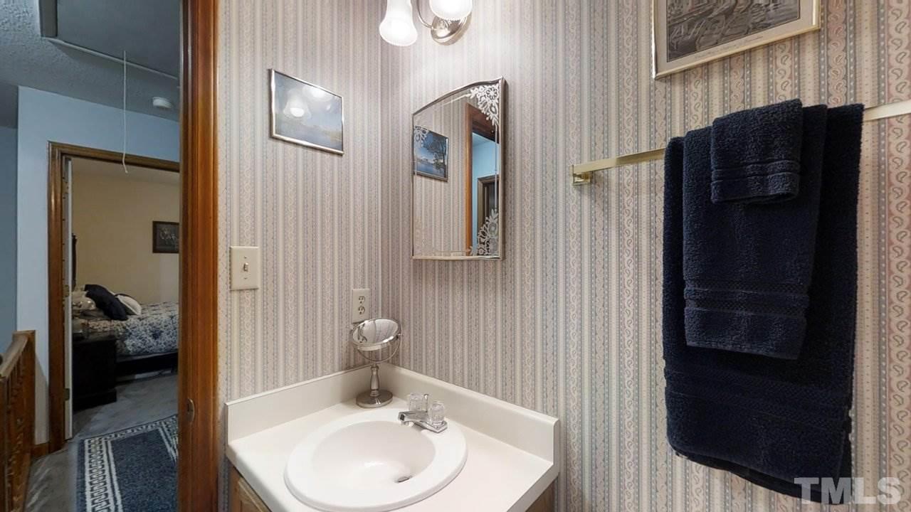 4512 Draper Road Raleigh, NC 27616 - Photo 11 of 18