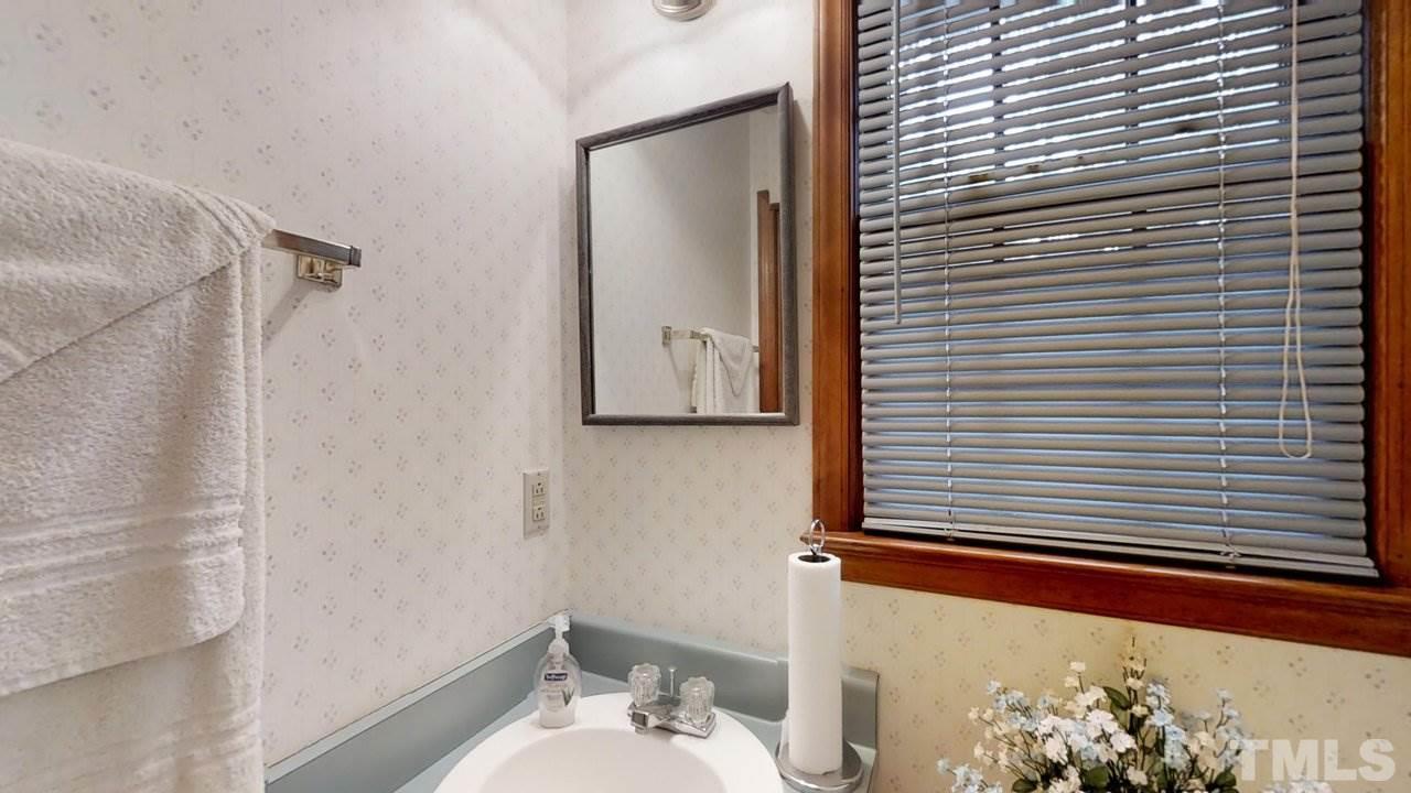 4512 Draper Road Raleigh, NC 27616 - Photo 7 of 18