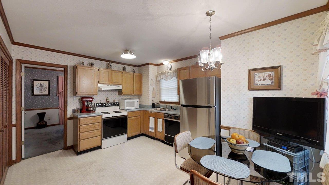 4512 Draper Road Raleigh, NC 27616 - Photo 9 of 18