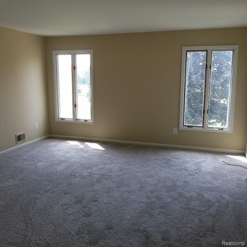 942 Golfview Court Rochester, MI 48307 - Photo 6 of 24 spacious master bedroom