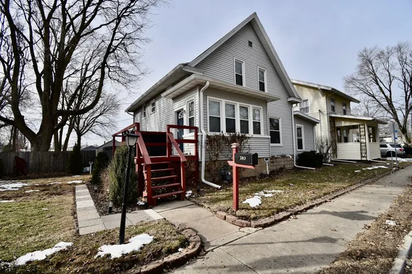 $192,000 | 203 South Denver Street, Bloomington, IL 61701