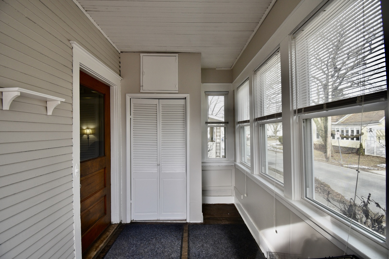 203 South Denver Street Bloomington, IL 61701 - Photo 5 of 54 a view of entryway with stairs