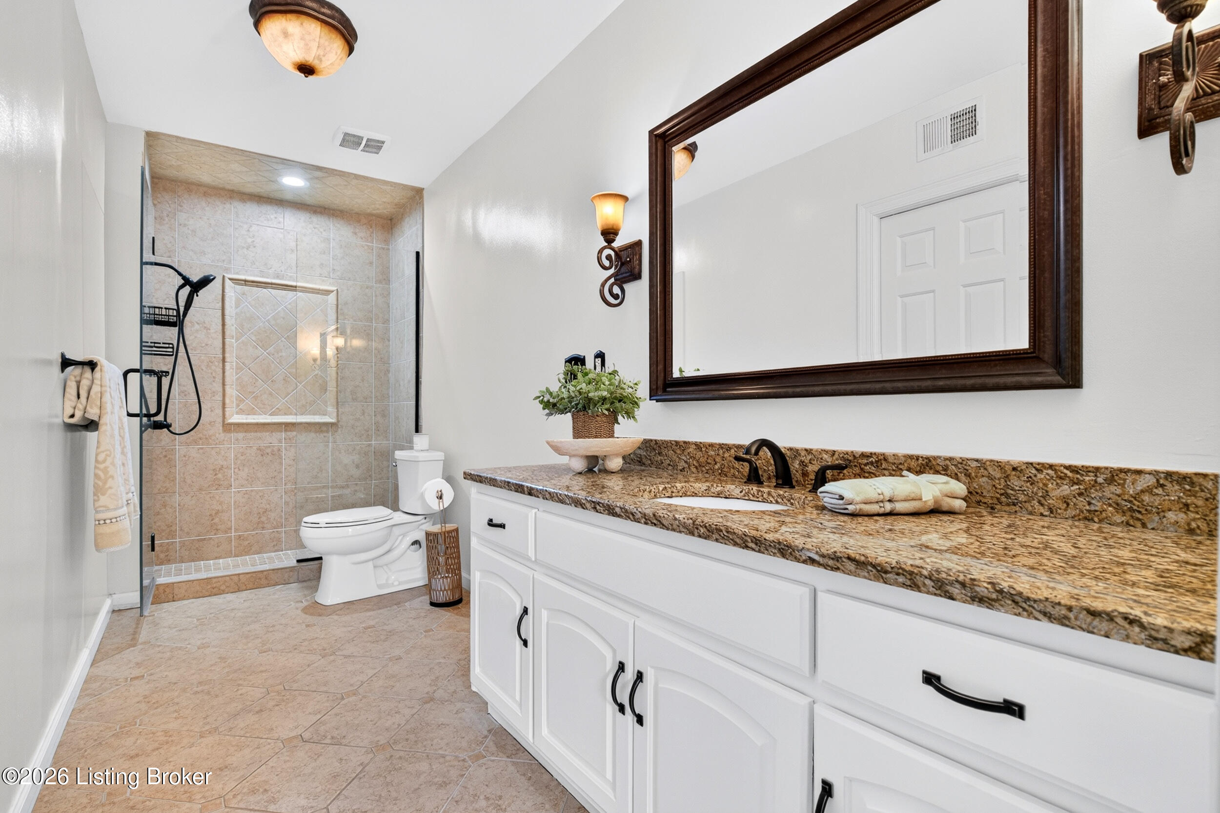 7709 Cedar Ridge Court Prospect, KY 40059 - Photo 59 of 94 Ensuite Guest Bathroom