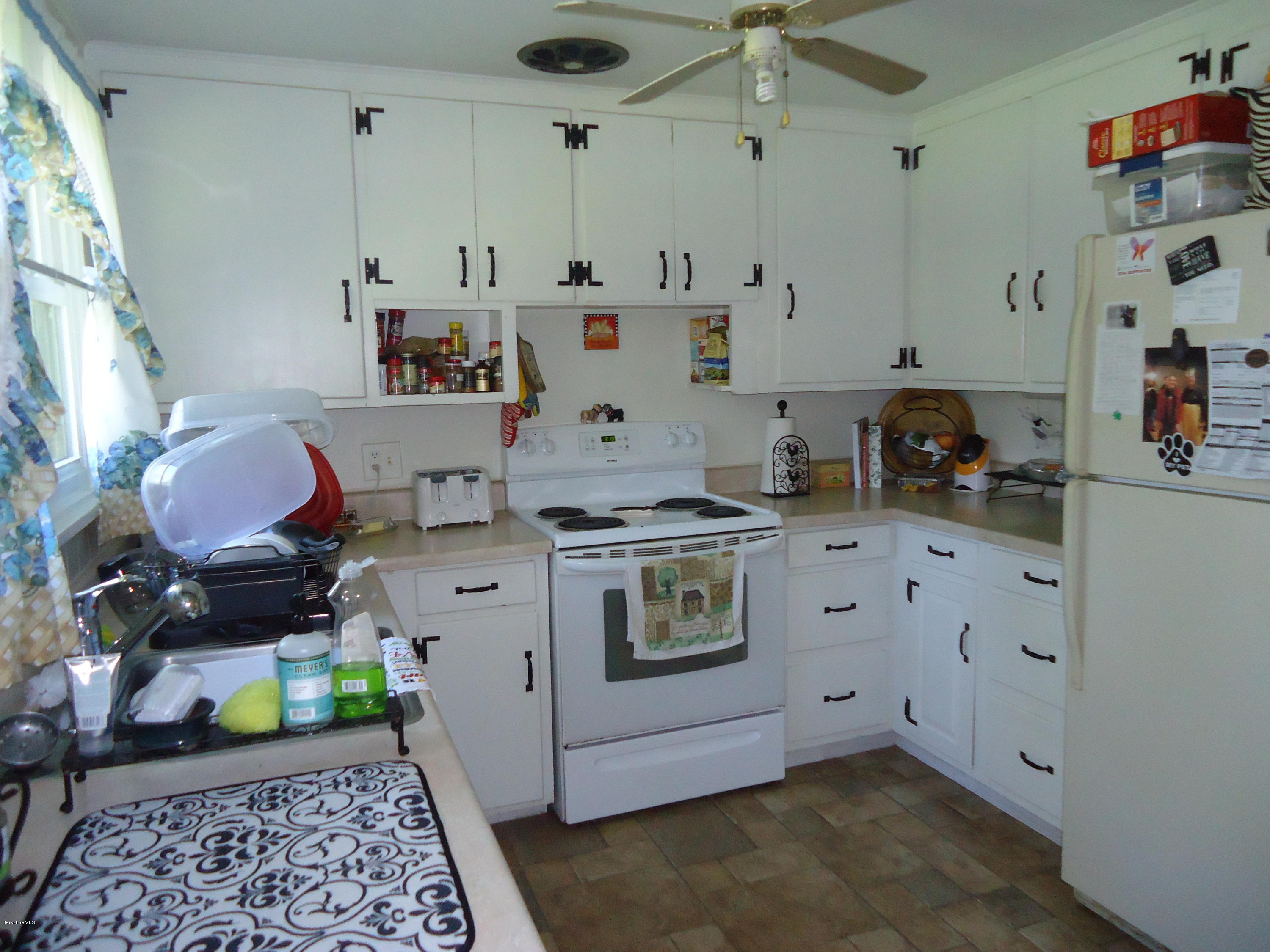 11 Cherry Hill Road Stockbridge, MA 01262 - Photo 7 of 11 #08