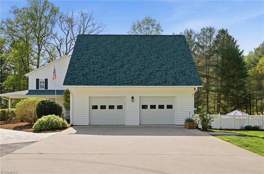 485 Country Club Rd Extension Wilkesboro, NC 28697 - Photo 7 of 48 Gallery Image 7