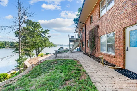 $1,299,900 | 6296 Southlake Drive, Hickory, NC 28601