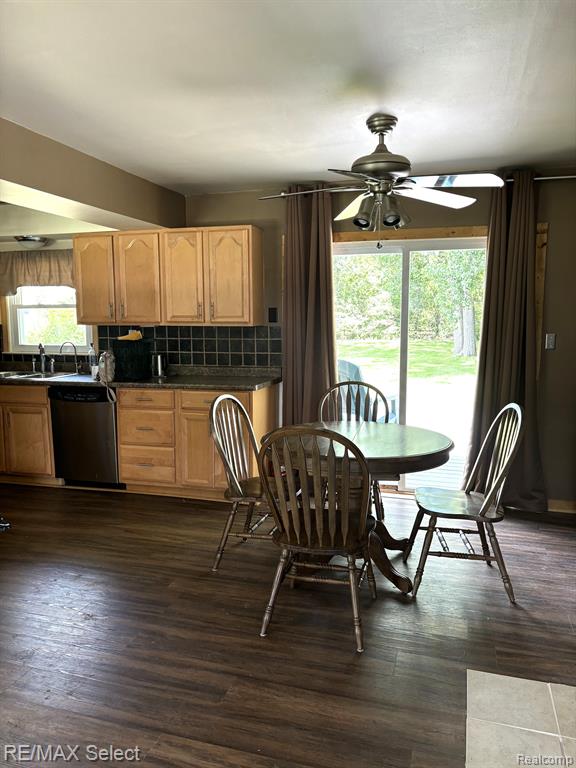 2470 North Long Lake Road Fenton, MI 48430 - Photo 6 of 21