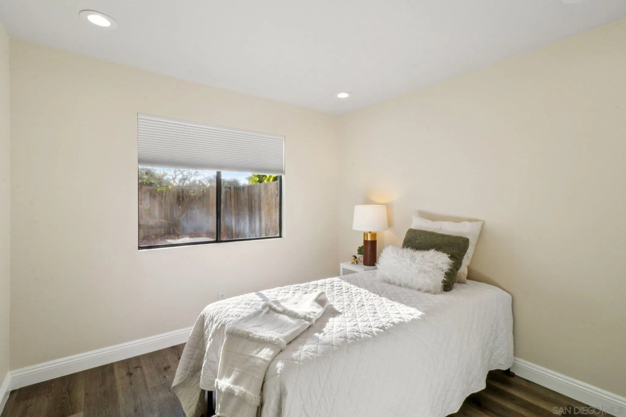 2829 Forest View Way Carlsbad, CA 92008 - Photo 23 of 39 Bedroom