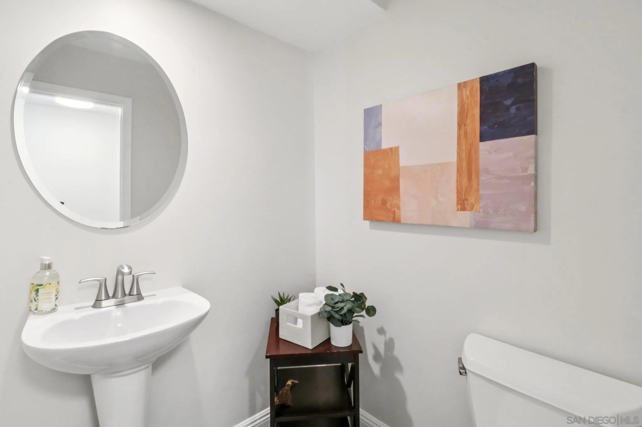 2829 Forest View Way Carlsbad, CA 92008 - Photo 25 of 39 Powder room