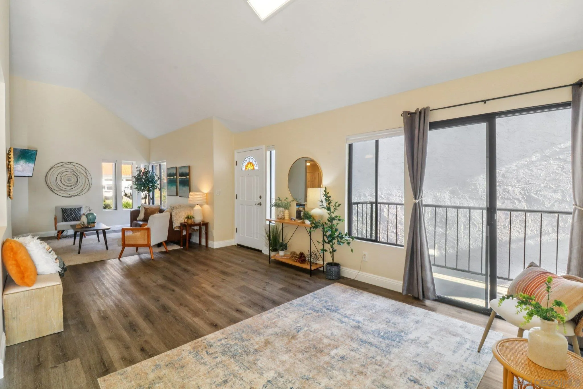2829 Forest View Way Carlsbad, CA 92008 - Photo 3 of 39 Living Room