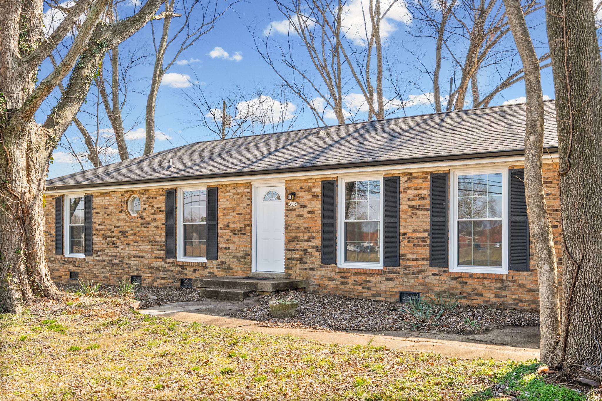 214 Cunningham Lane Clarksville, TN 37042 - Photo 3 of 37