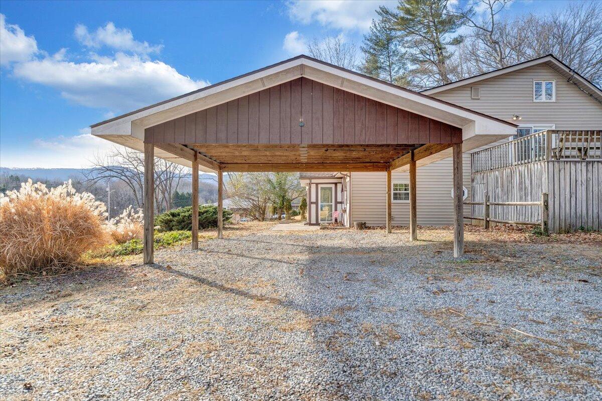 4315 Cravens Creek Road Southwest Roanoke, VA 24018 - Photo 4 of 43 44-MIB04792