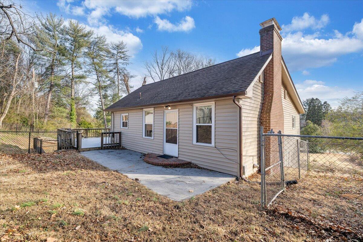 4315 Cravens Creek Road Southwest Roanoke, VA 24018 - Photo 7 of 43 38-MIB04807