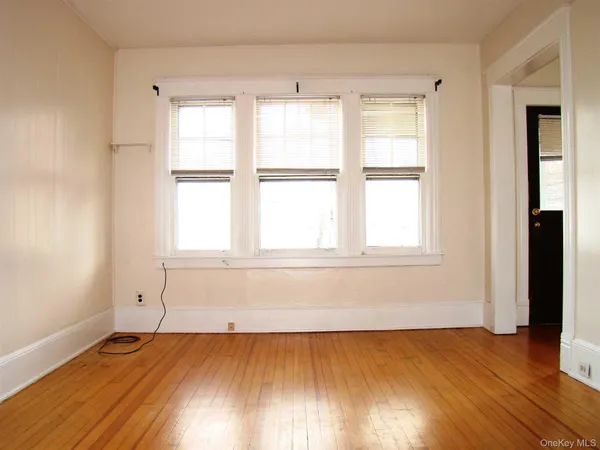 $1,800 | 10 Worrall Avenue, Unit 2, Poughkeepsie, NY 12603
