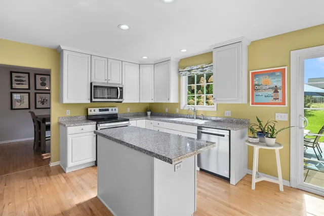 $529,900 | 7236 Hampstead Lane, Portage, MI 49024