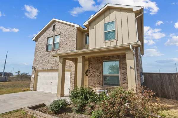 $2,450 | 13500 Rosebud Isle Drive, Manor, TX 78653