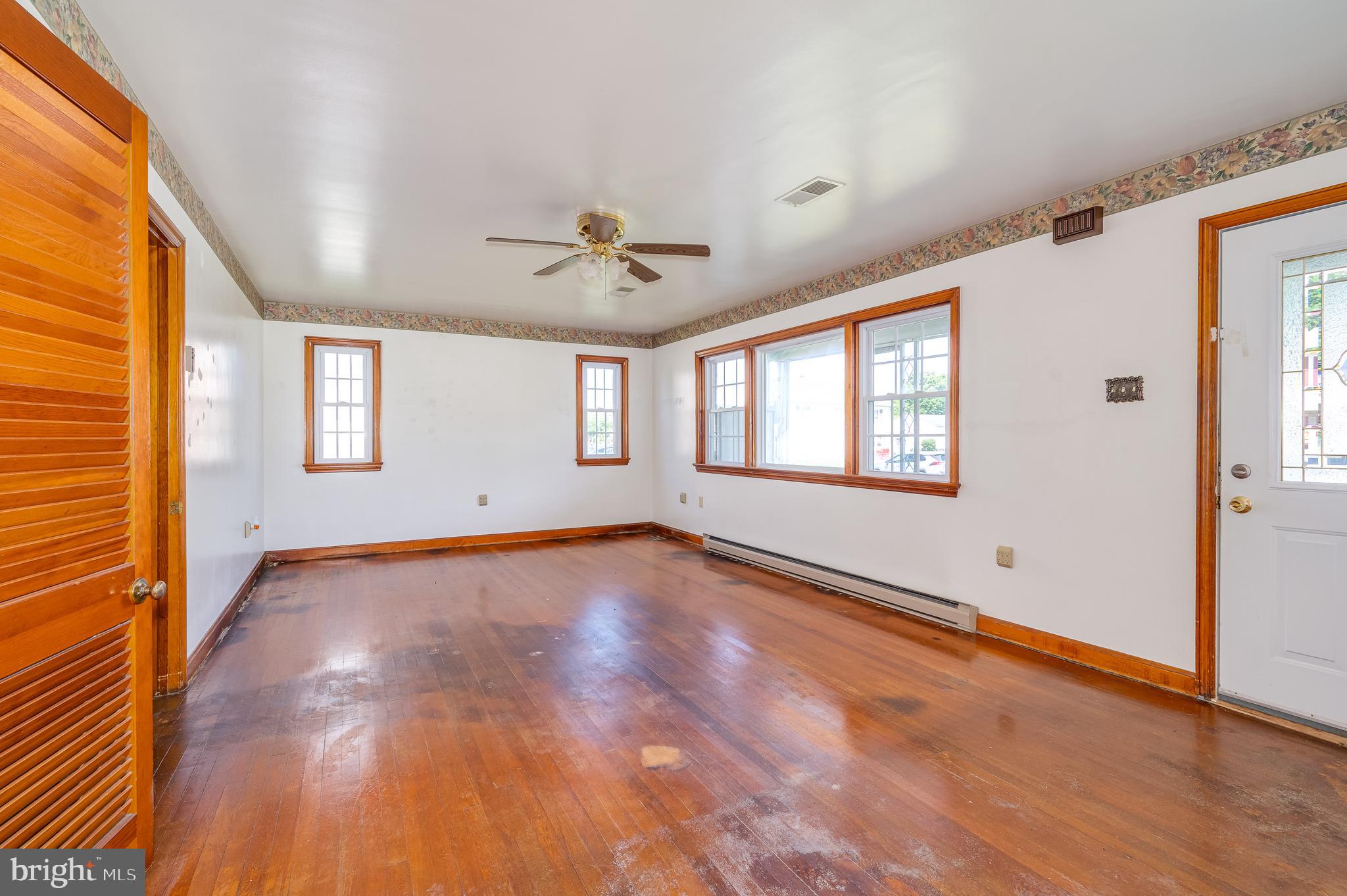 107 West 6th Avenue Ranson, WV 25438 - Photo 30 of 77 LARGE LIVING ROOM