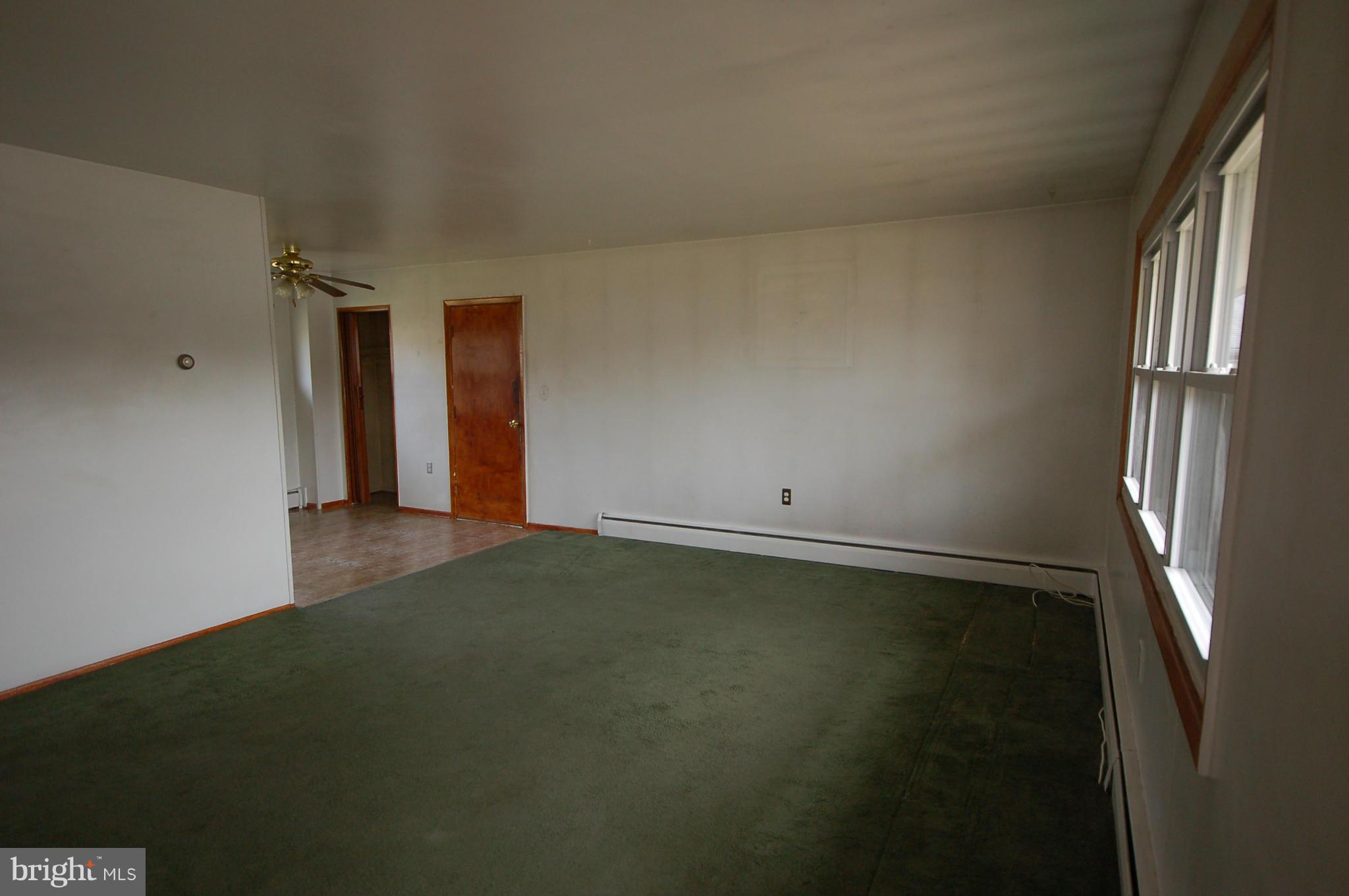 108 South Bend Road Glen Burnie, MD 21060 - Photo 3 of 25 Living Room
