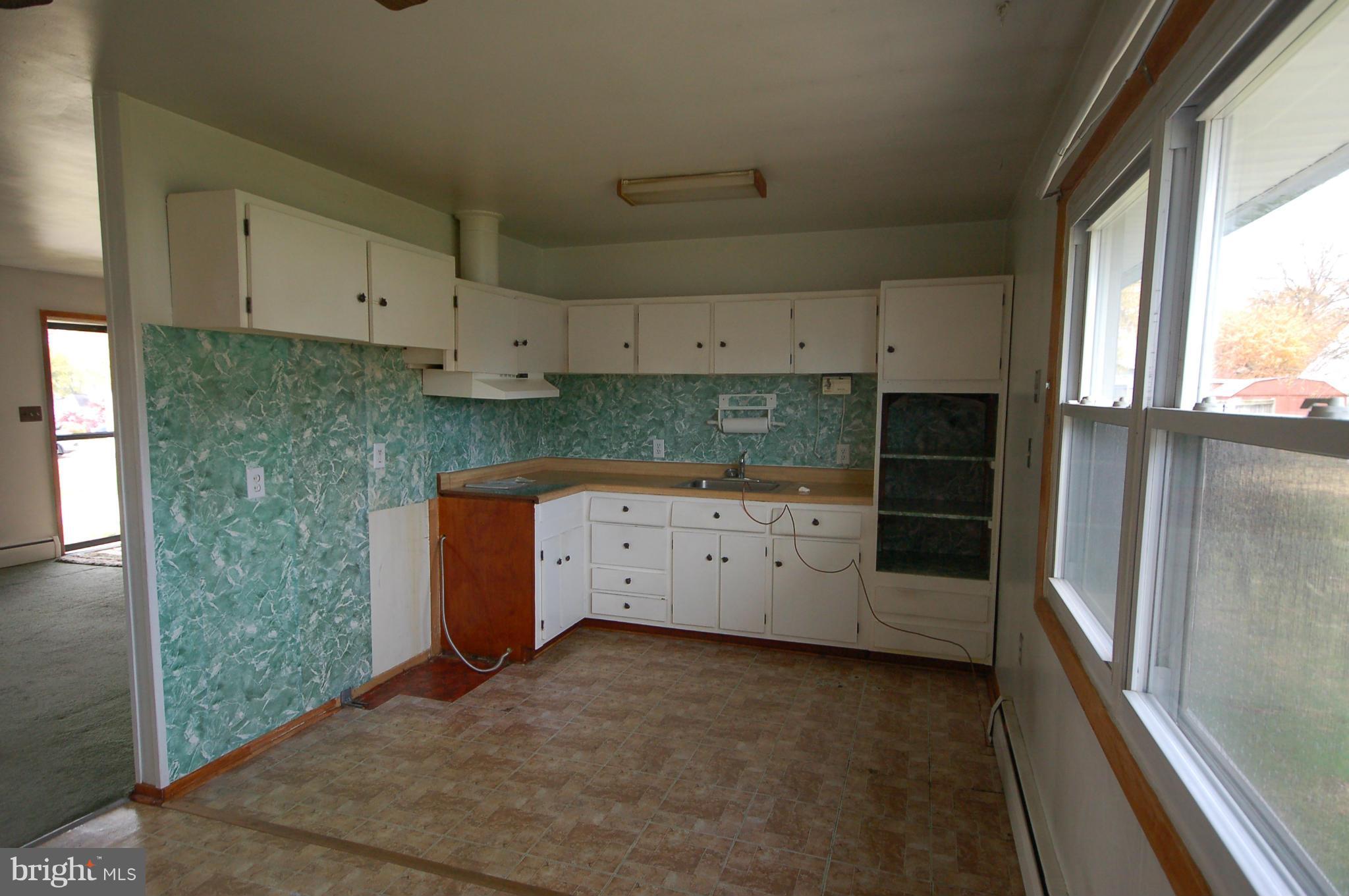 108 South Bend Road Glen Burnie, MD 21060 - Photo 5 of 25 Kitchen